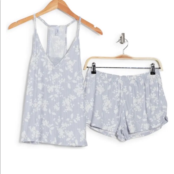 NWT Emilie Floral Camisole & Shorts 2-Piece Pajama Set by Flora Nikrooz - Picture 1 of 9